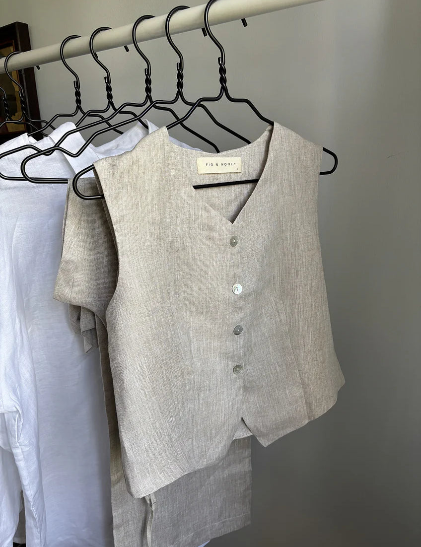 Fig & Honey Beige Leinenweste Hängerbild
