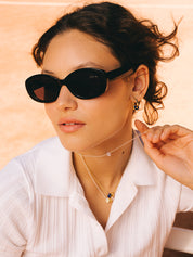 Frellini Modelbild Details Ketten und Ohrringe mit Donuts