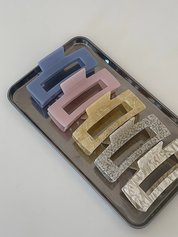 Mila Clip Beige Swirl