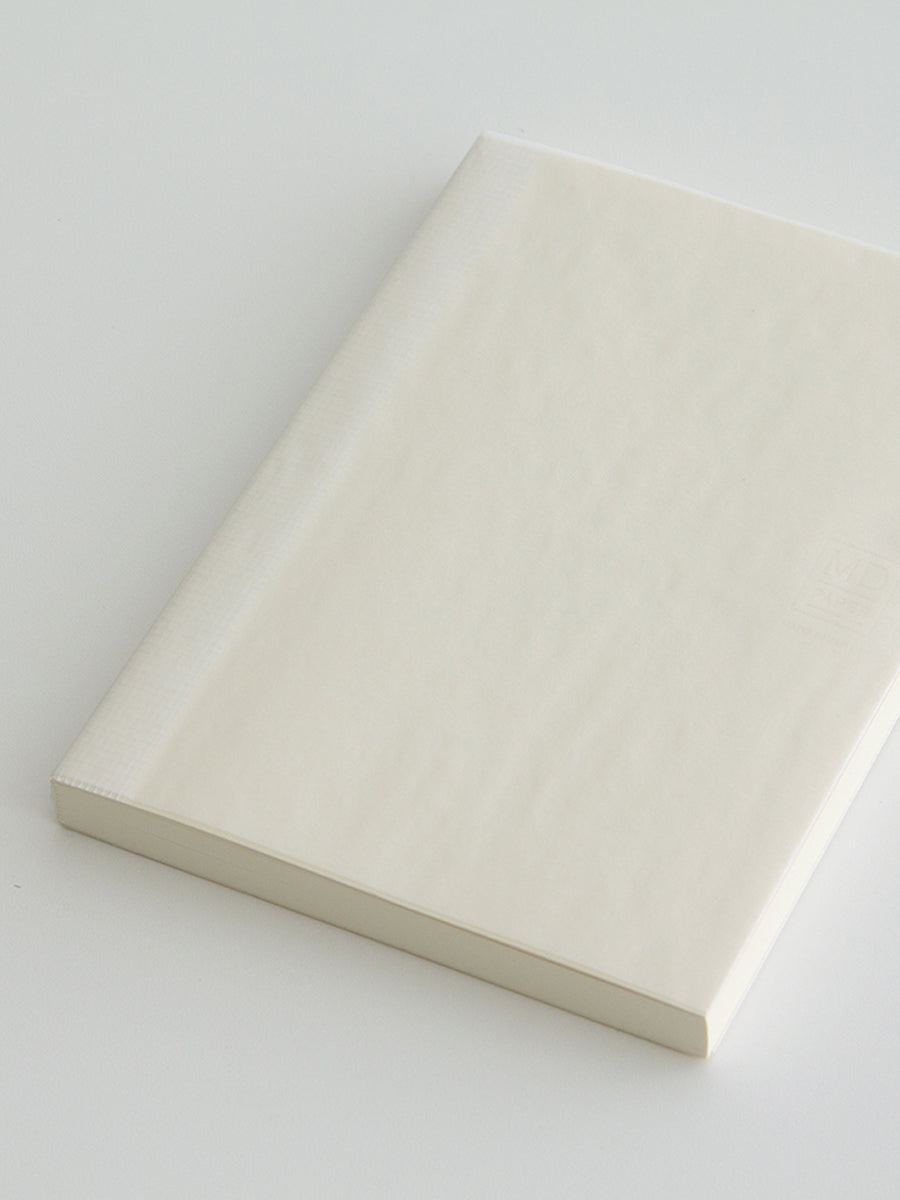 Midori MD Notebook A6 Liniert Detailansicht geschlossenes Buch