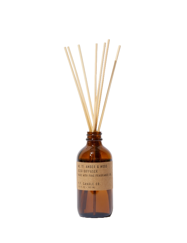 PF Candle Co Raumduft Amber and Moss Frontansicht freigestellt