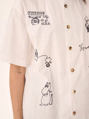 Rue de Tokyo Hemd Salvio Weiß Detailansicht von Moomin-Stickereien