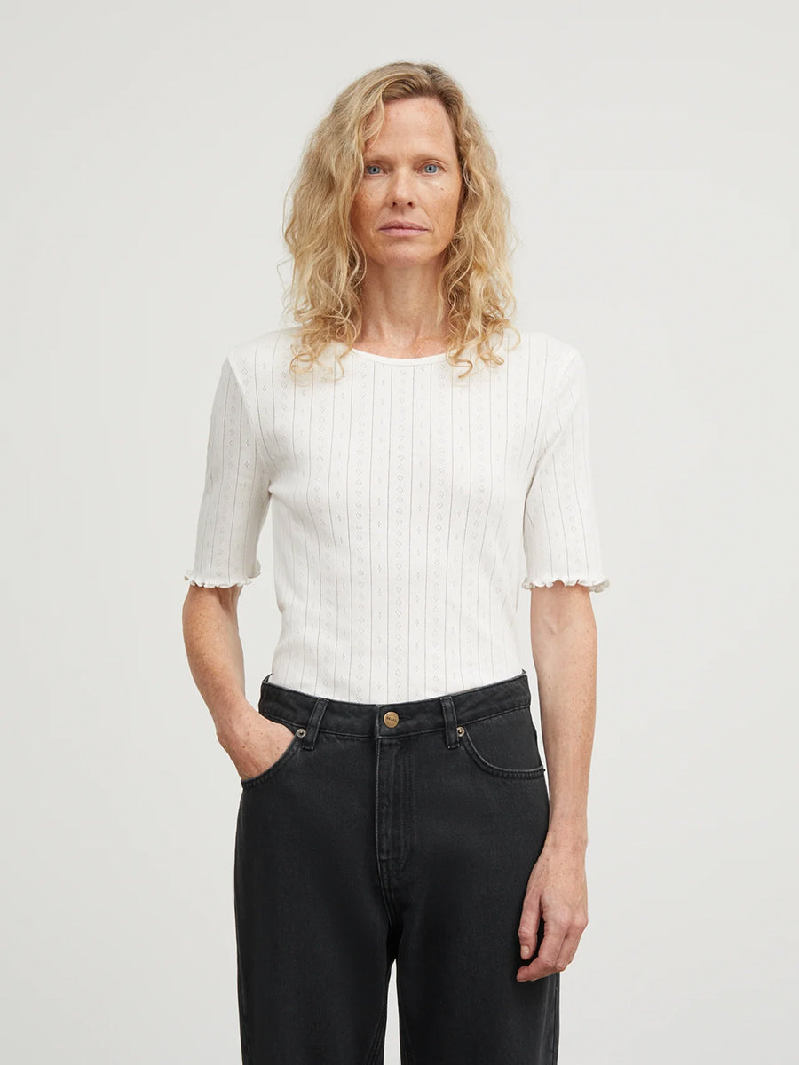 Skall Studio Edie Tee T-Shirt Weiß Modelbild Frontansicht