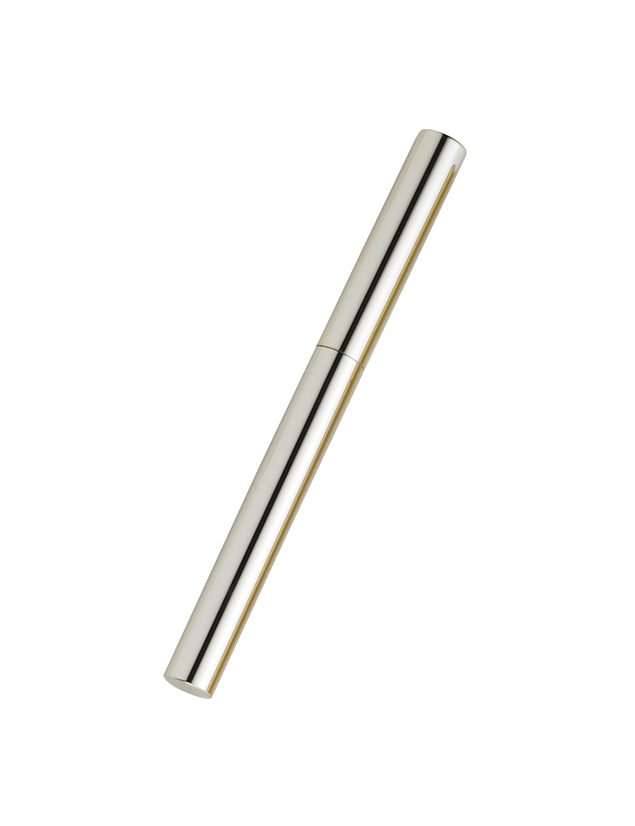 Tsubota Pearl Stick Roller Parfum-Roll-On in Silber Freisteller