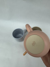 We Are Studio Studio Hugo Mug Rosa Boden mit Stanzung